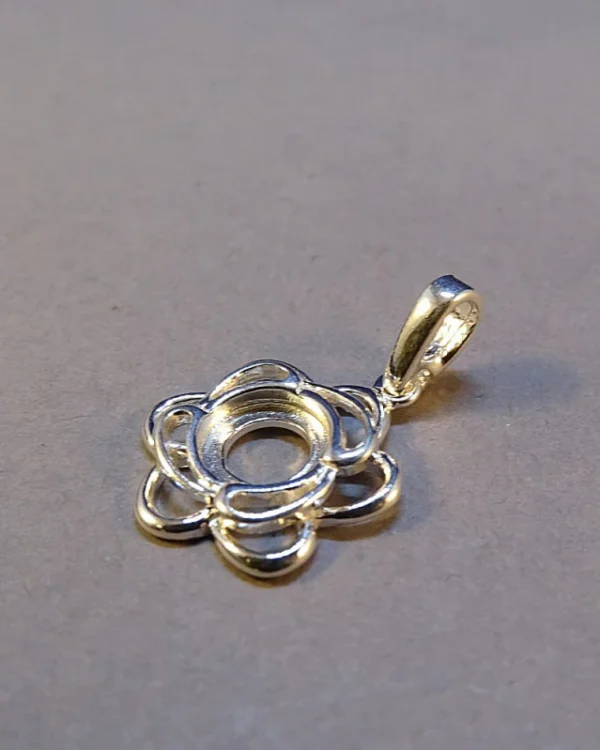 Fancy Silver Pendant - Image 2